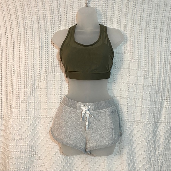 NWT Fabletics Faye High Impact Sports Bra, Dark Moss, size: Small - Picture 2 of 5